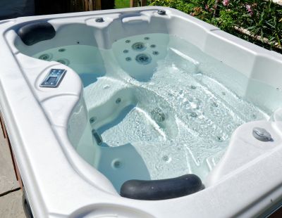 Hot Tub with Privacy Screen