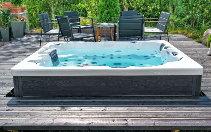 Hot Tub with Deck